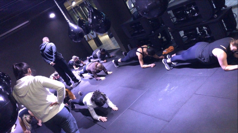 Tainara de Araujo sagrou-se campeã após mais de 6min de prancha